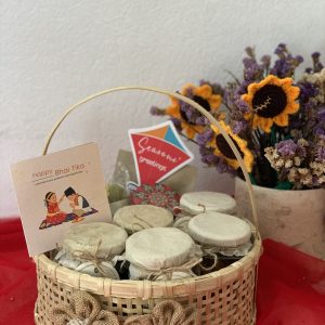 Round gift basket